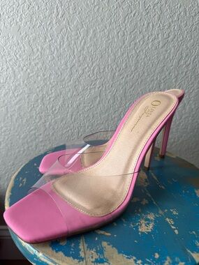 New Olivia Jaymes pink shoes with clear heel.  Spring.  Summer. Sexy